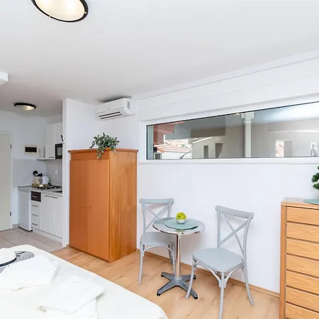 Javi Appartement *