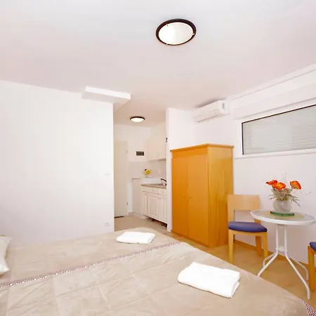 Javi Appartement *